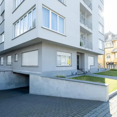Blanc Rivage With Garage By Interhome